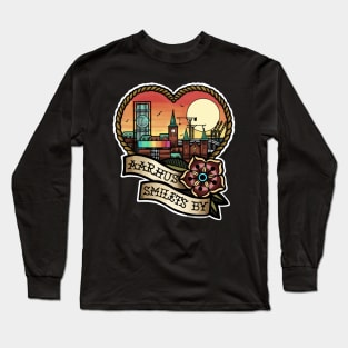 smiling city Long Sleeve T-Shirt